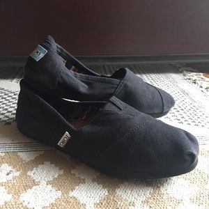 Original Toms flats, black on black leather insole